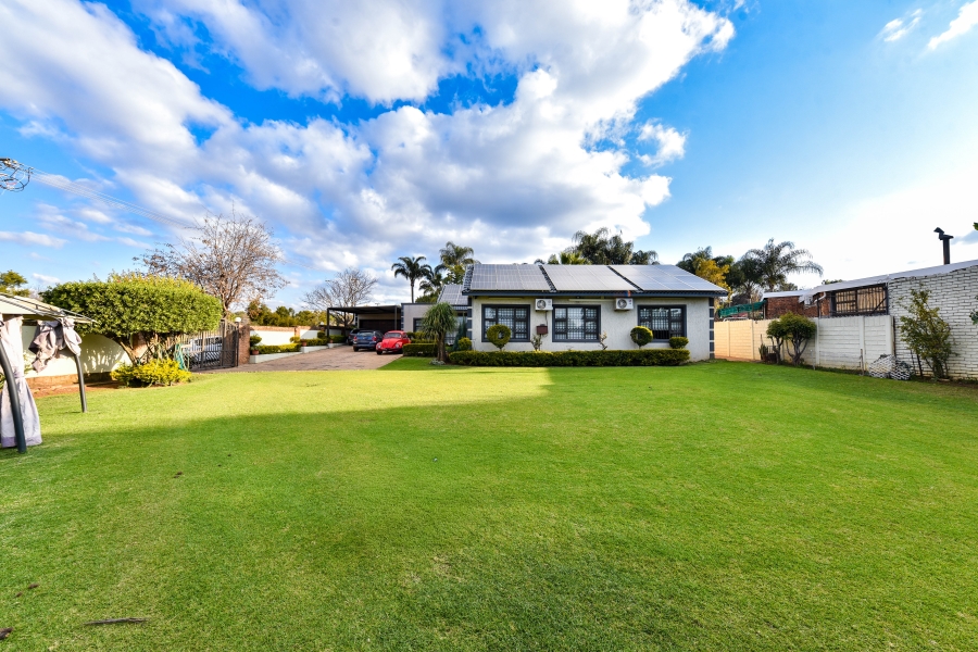 4 Bedroom Property for Sale in Constantia Park Gauteng