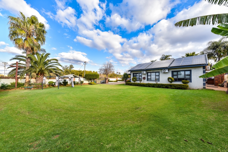 4 Bedroom Property for Sale in Constantia Park Gauteng