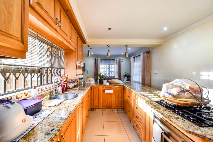 4 Bedroom Property for Sale in Constantia Park Gauteng