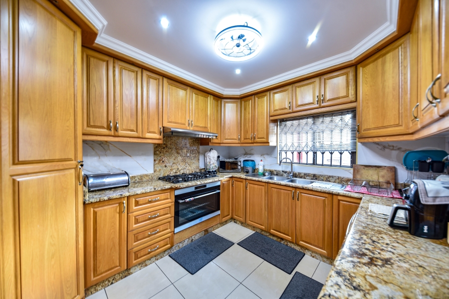 4 Bedroom Property for Sale in Constantia Park Gauteng