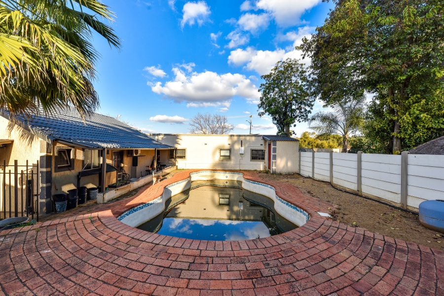 4 Bedroom Property for Sale in Constantia Park Gauteng