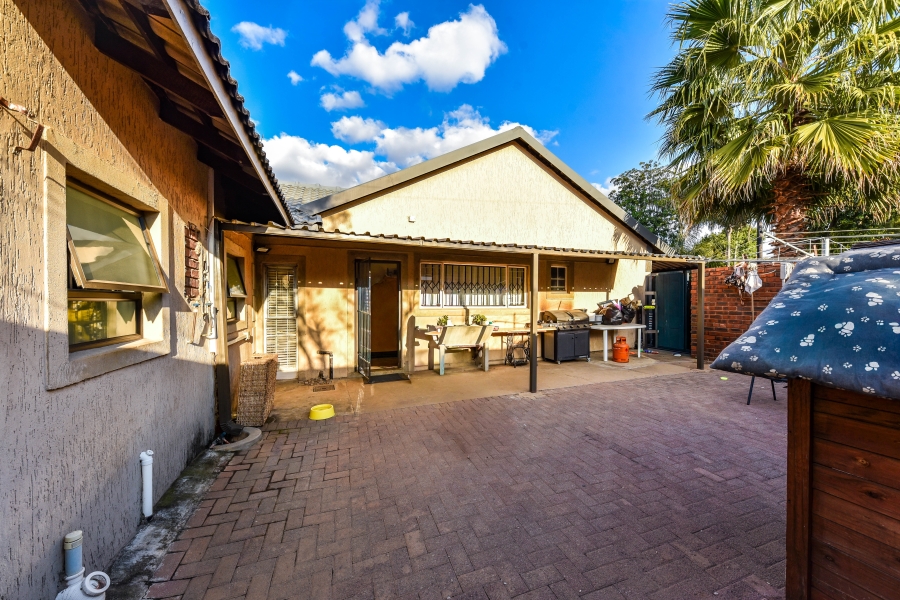 4 Bedroom Property for Sale in Constantia Park Gauteng