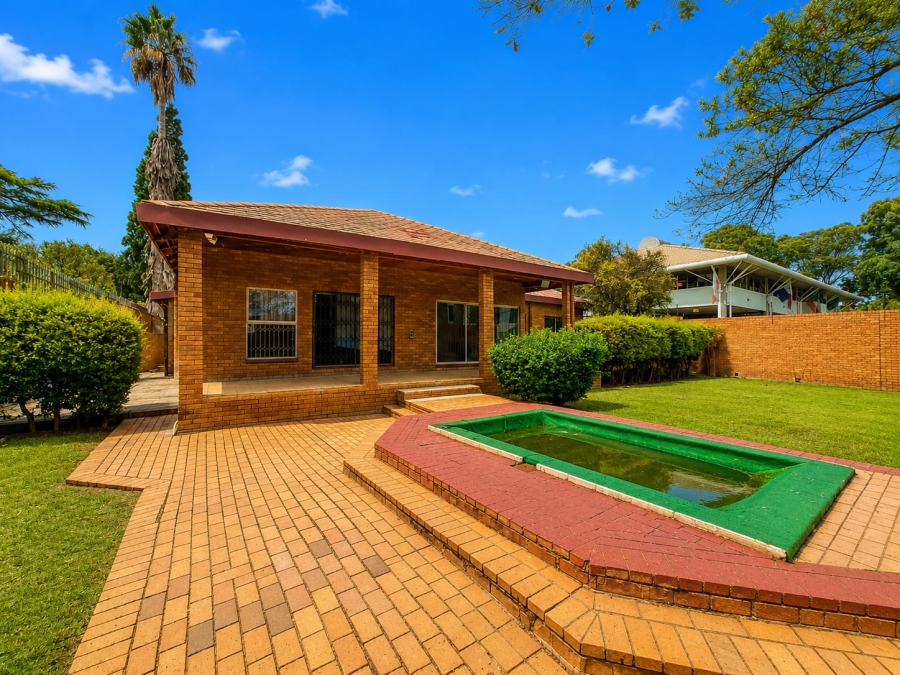 4 Bedroom Property for Sale in Baileys Muckleneuk Gauteng