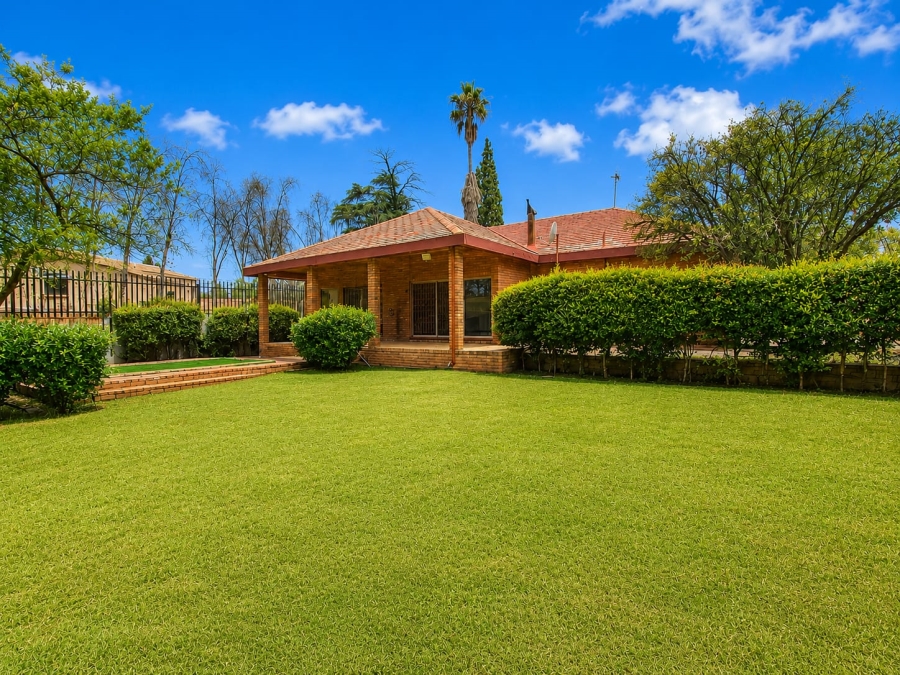 4 Bedroom Property for Sale in Baileys Muckleneuk Gauteng