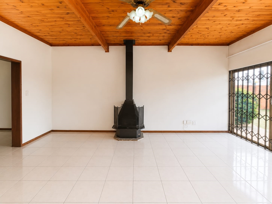 4 Bedroom Property for Sale in Baileys Muckleneuk Gauteng