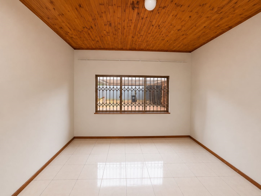 4 Bedroom Property for Sale in Baileys Muckleneuk Gauteng