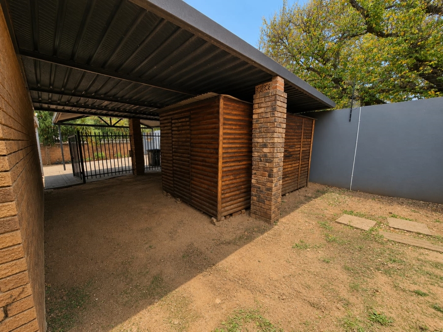 4 Bedroom Property for Sale in Baileys Muckleneuk Gauteng