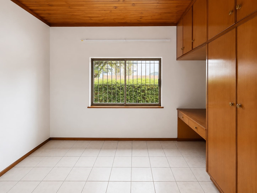 4 Bedroom Property for Sale in Baileys Muckleneuk Gauteng