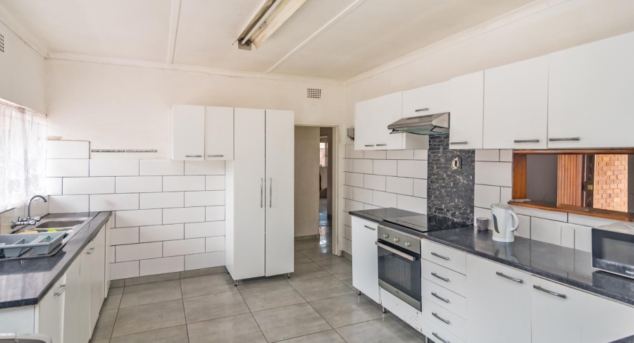 4 Bedroom Property for Sale in Bosmont Gauteng