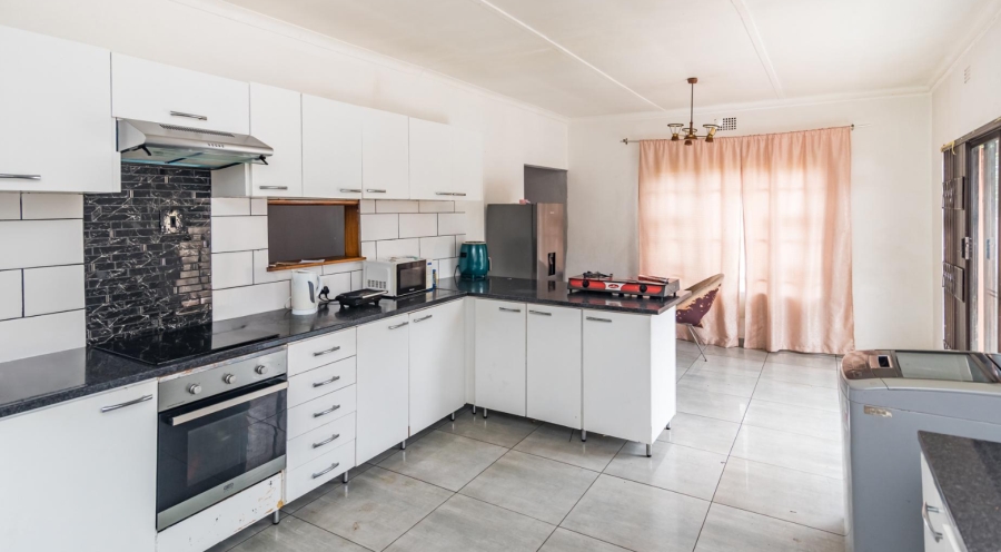 4 Bedroom Property for Sale in Bosmont Gauteng