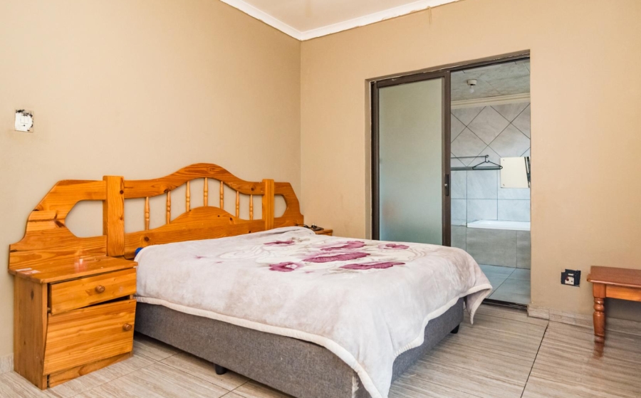 4 Bedroom Property for Sale in Bosmont Gauteng