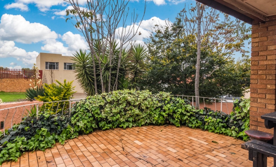 4 Bedroom Property for Sale in Bosmont Gauteng