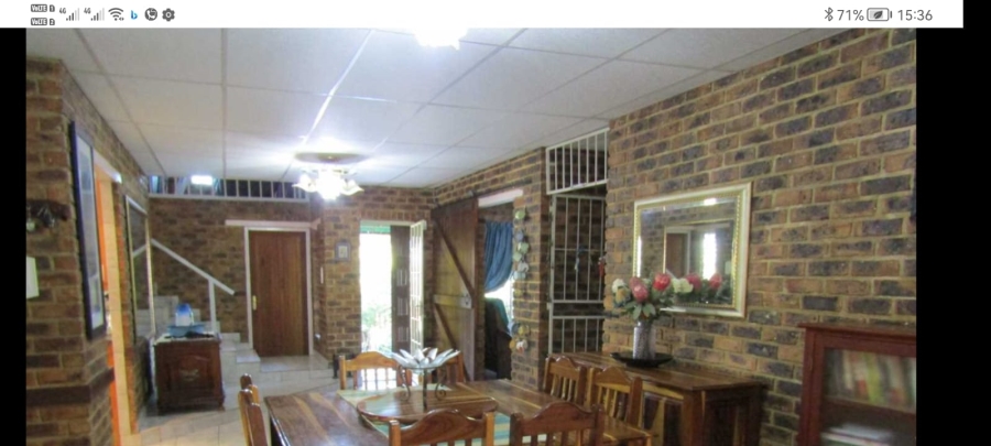 5 Bedroom Property for Sale in Vaaloewer Gauteng