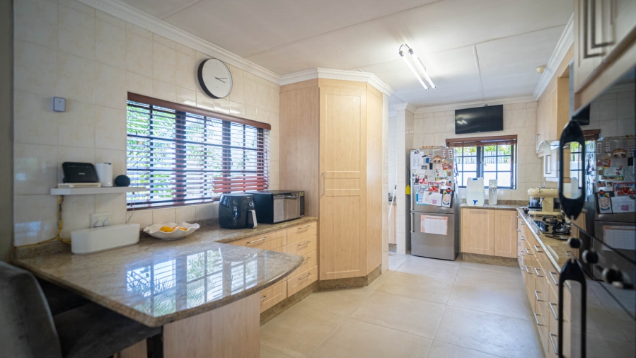 To Let 5 Bedroom Property for Rent in Lonehill Gauteng