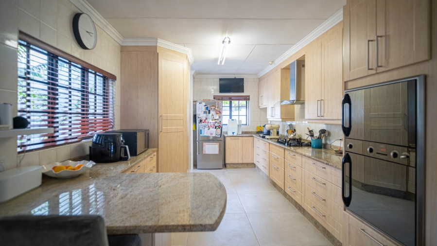 To Let 5 Bedroom Property for Rent in Lonehill Gauteng