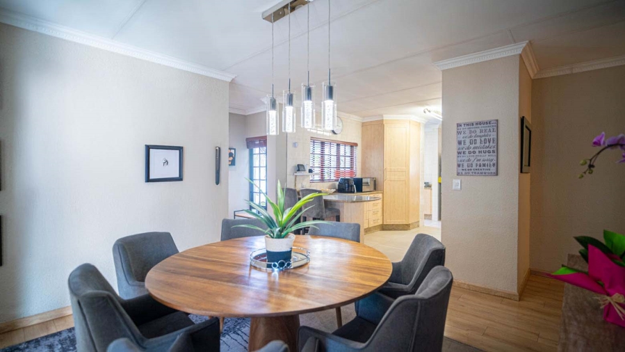 To Let 5 Bedroom Property for Rent in Lonehill Gauteng
