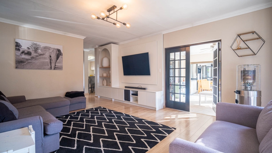 To Let 5 Bedroom Property for Rent in Lonehill Gauteng