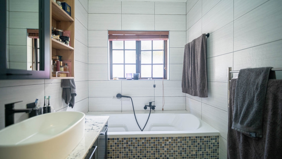 To Let 5 Bedroom Property for Rent in Lonehill Gauteng