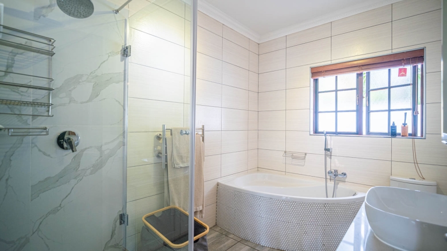 To Let 5 Bedroom Property for Rent in Lonehill Gauteng