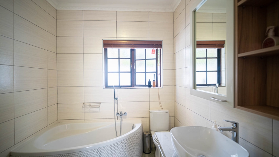 To Let 5 Bedroom Property for Rent in Lonehill Gauteng