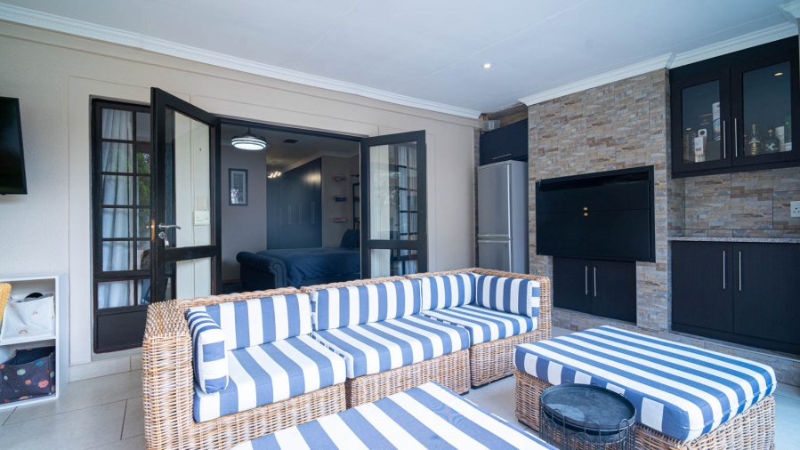 To Let 5 Bedroom Property for Rent in Lonehill Gauteng