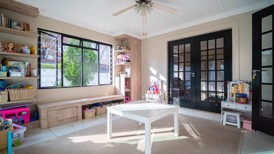 To Let 5 Bedroom Property for Rent in Lonehill Gauteng