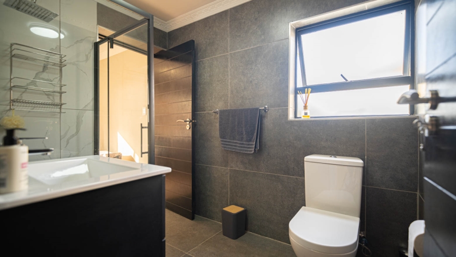 To Let 5 Bedroom Property for Rent in Lonehill Gauteng