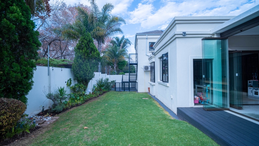 To Let 5 Bedroom Property for Rent in Lonehill Gauteng