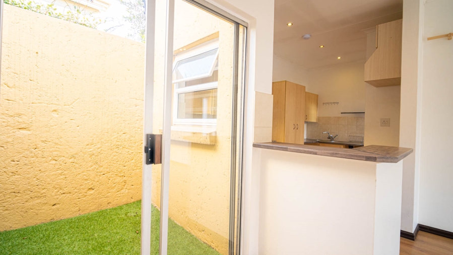 To Let 2 Bedroom Property for Rent in Lonehill Gauteng