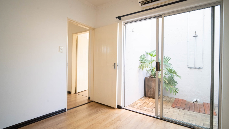To Let 2 Bedroom Property for Rent in Lonehill Gauteng