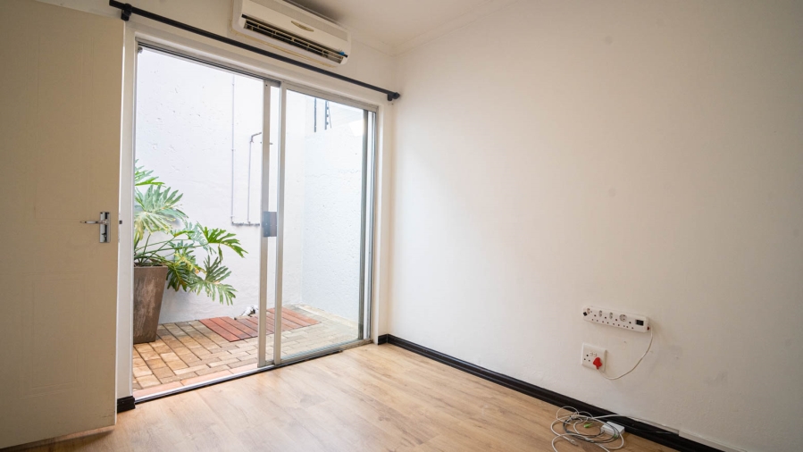 To Let 2 Bedroom Property for Rent in Lonehill Gauteng