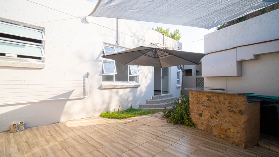 To Let 2 Bedroom Property for Rent in Lonehill Gauteng
