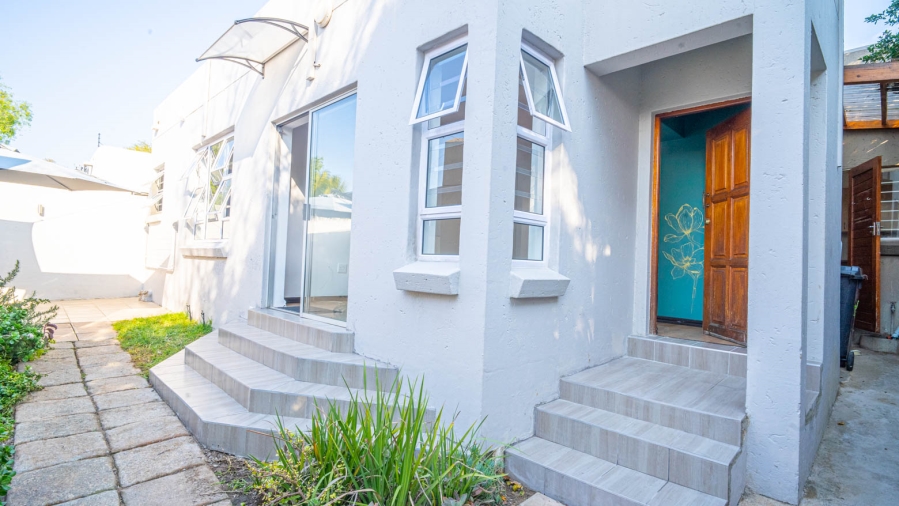 To Let 2 Bedroom Property for Rent in Lonehill Gauteng