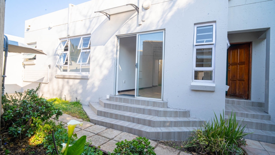 To Let 2 Bedroom Property for Rent in Lonehill Gauteng
