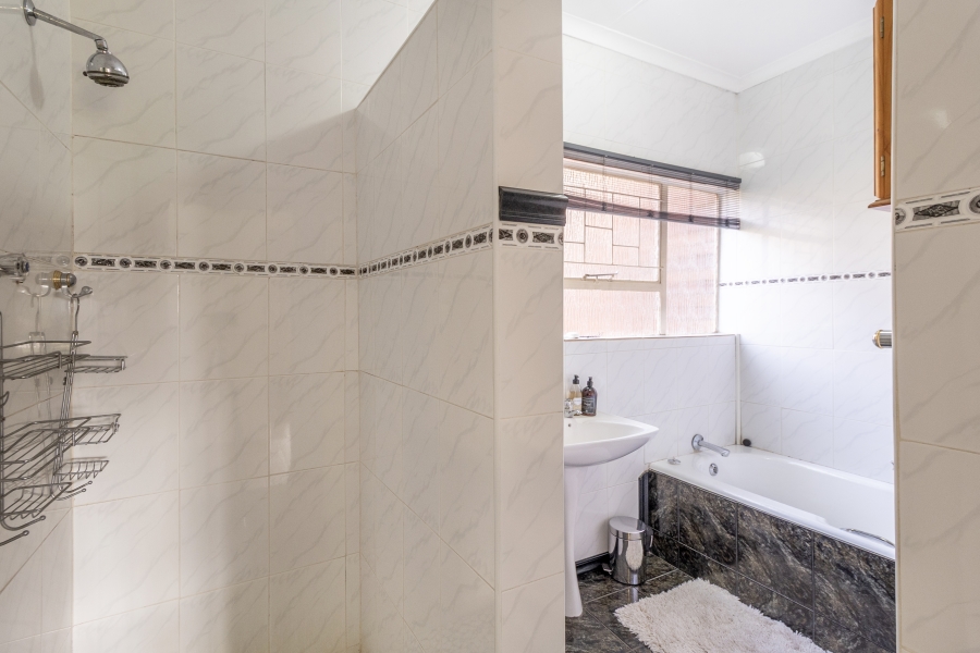 4 Bedroom Property for Sale in Monument Park Gauteng