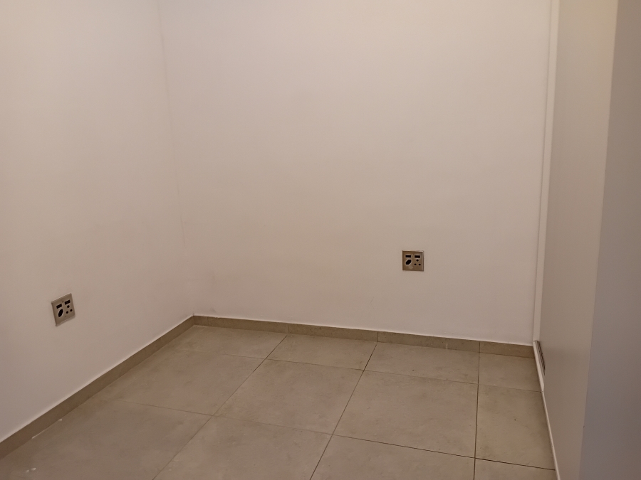 1 Bedroom Property for Sale in Ferndale Gauteng