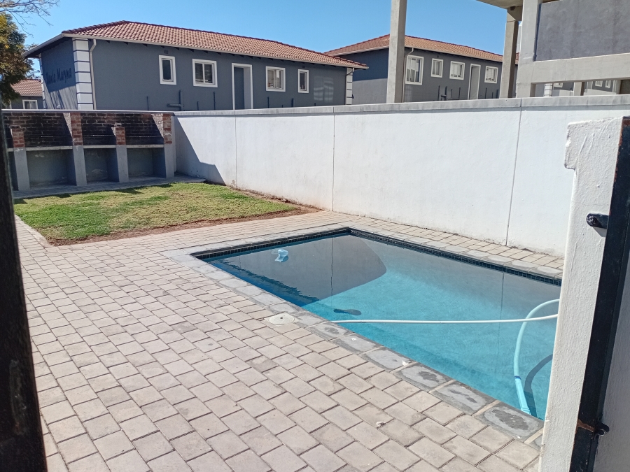 1 Bedroom Property for Sale in Ferndale Gauteng