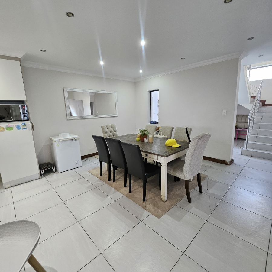 4 Bedroom Property for Sale in Northcliff Gauteng