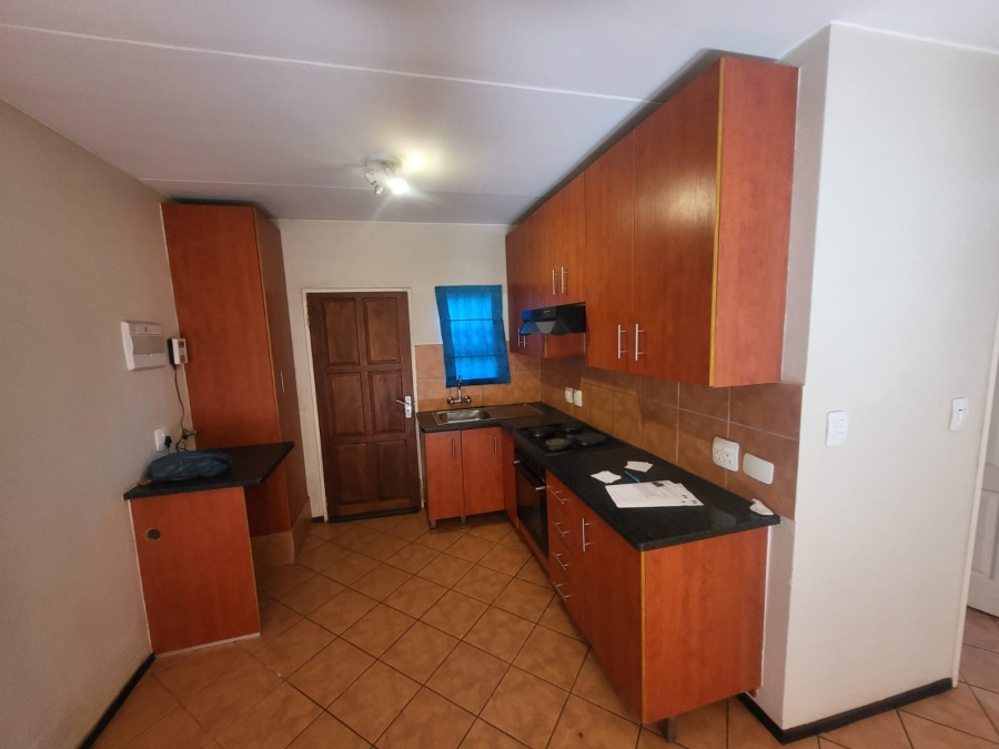 2 Bedroom Property for Sale in Alrode Gauteng