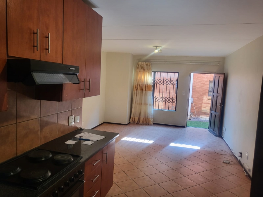 2 Bedroom Property for Sale in Alrode Gauteng