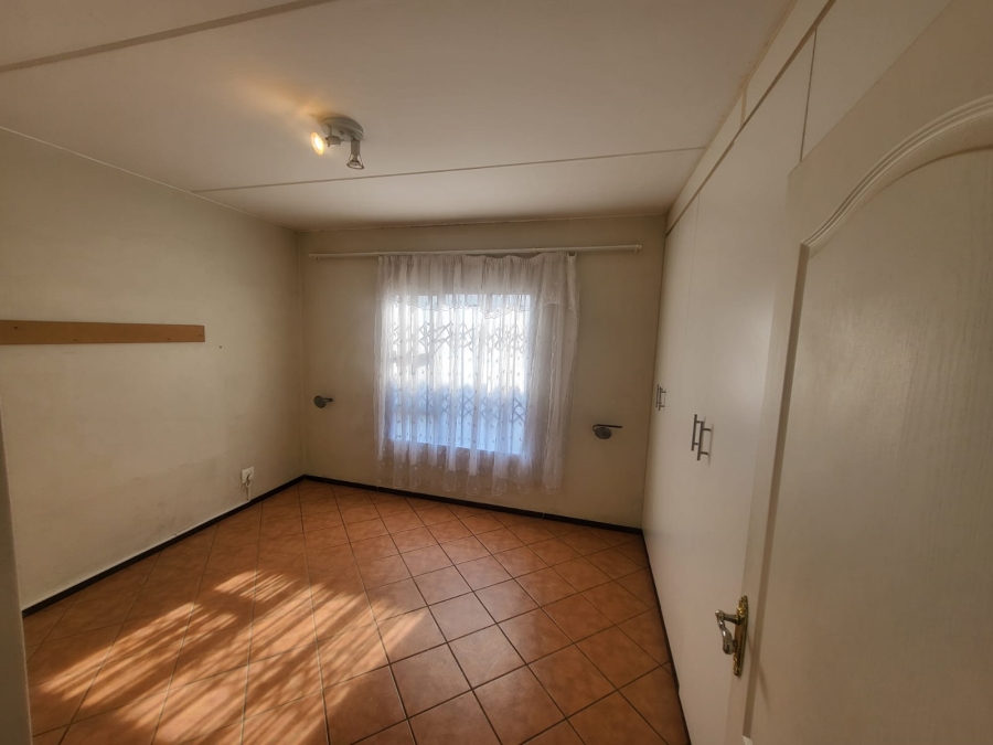2 Bedroom Property for Sale in Alrode Gauteng