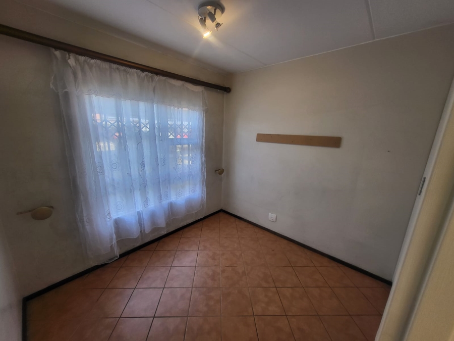 2 Bedroom Property for Sale in Alrode Gauteng