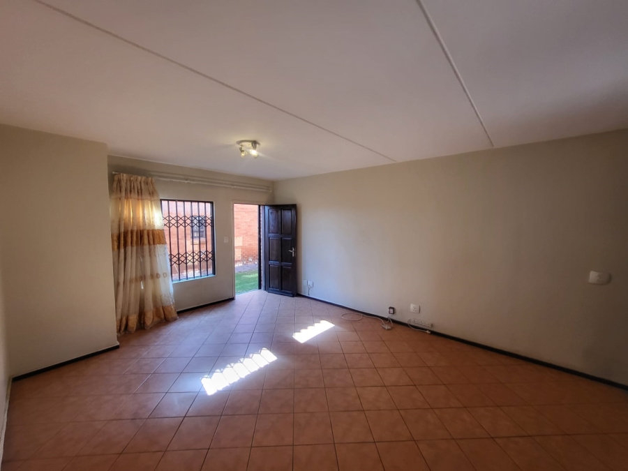 2 Bedroom Property for Sale in Alrode Gauteng