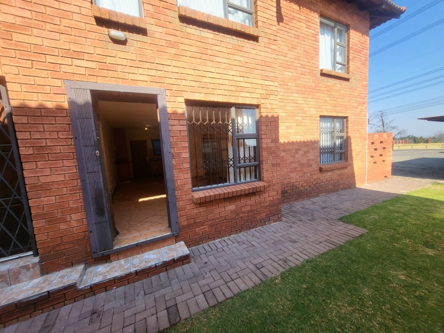 2 Bedroom Property for Sale in Alrode Gauteng