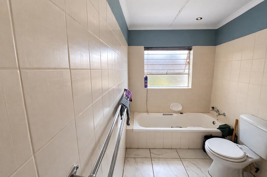 To Let 2 Bedroom Property for Rent in Ferndale Gauteng