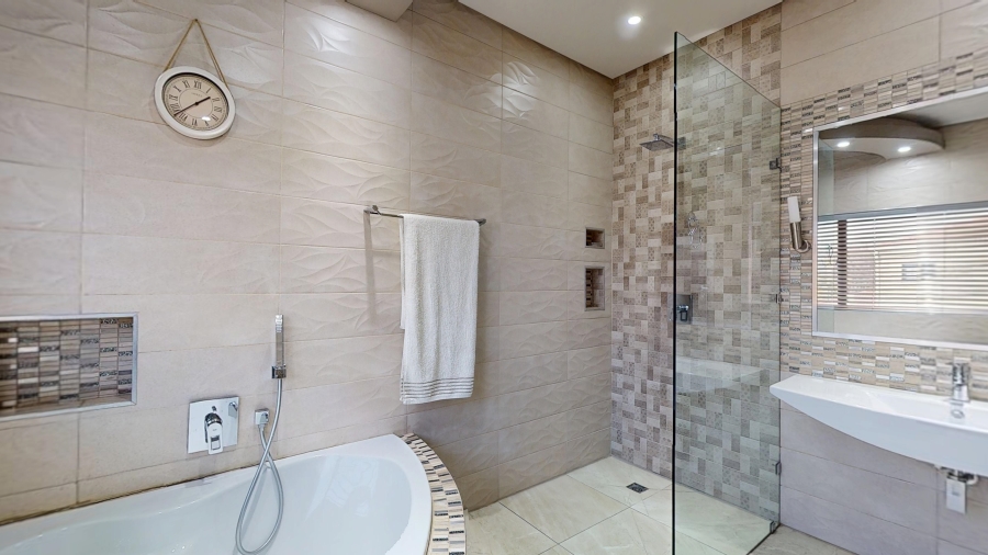To Let 5 Bedroom Property for Rent in Parkhaven Gauteng