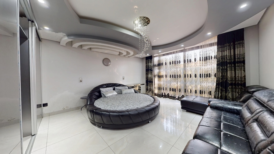 To Let 5 Bedroom Property for Rent in Parkhaven Gauteng