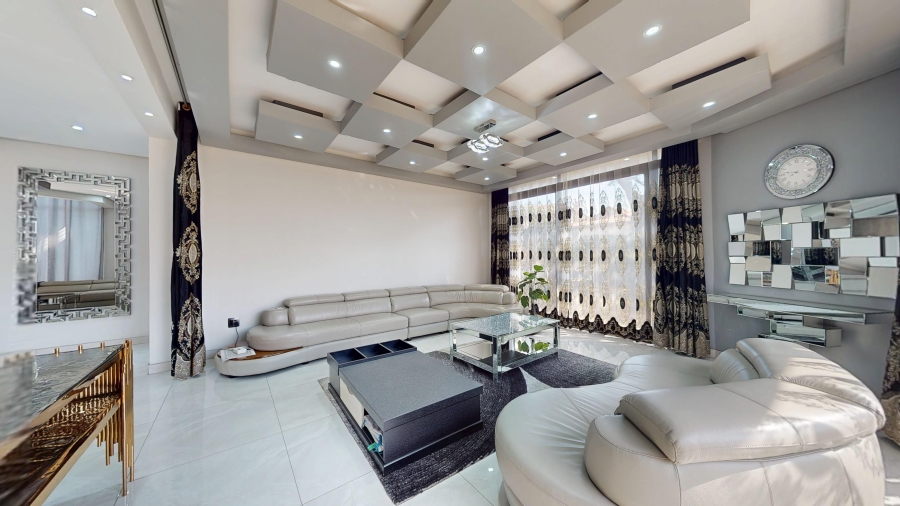 To Let 5 Bedroom Property for Rent in Parkhaven Gauteng