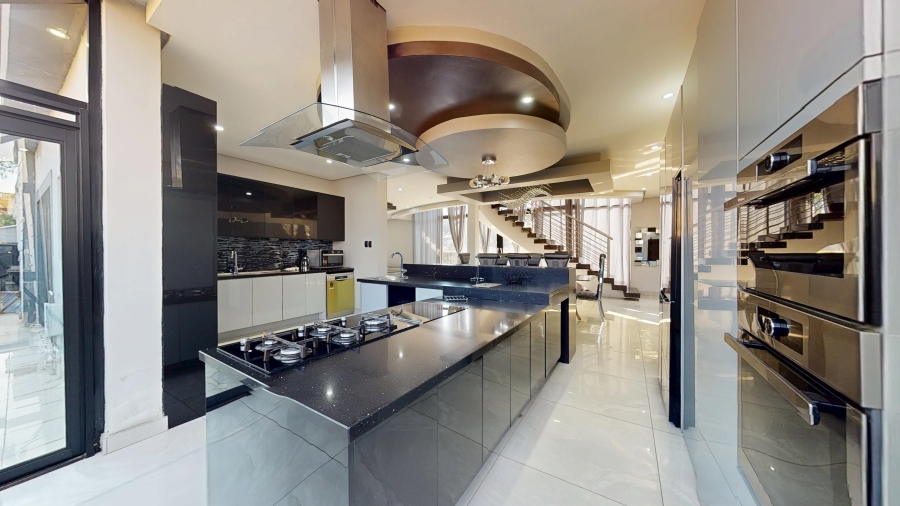 To Let 5 Bedroom Property for Rent in Parkhaven Gauteng