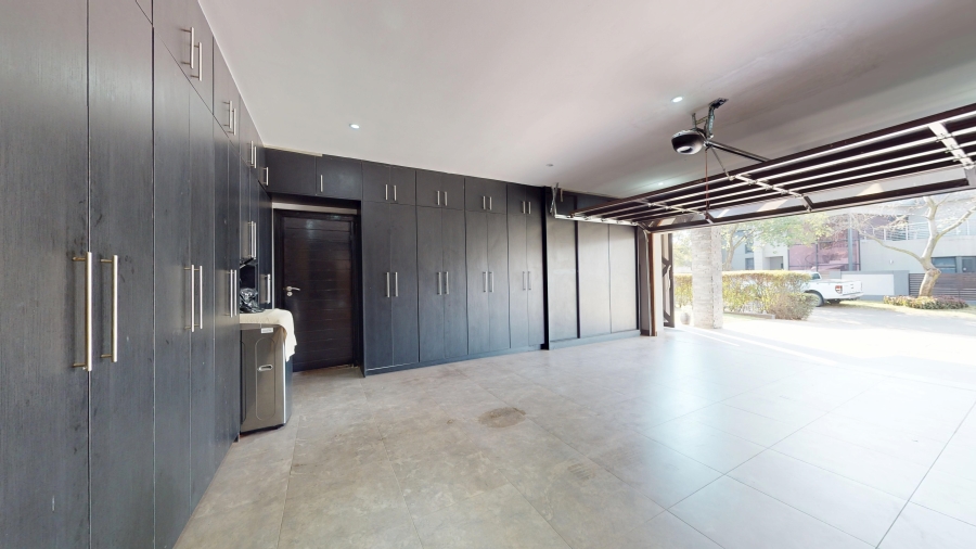 To Let 5 Bedroom Property for Rent in Parkhaven Gauteng